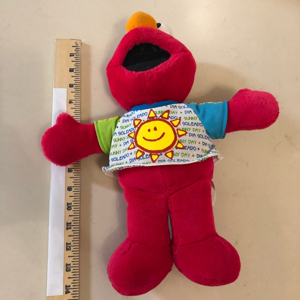 Sesame Street Elmo talking plush - Picture 3 of 8